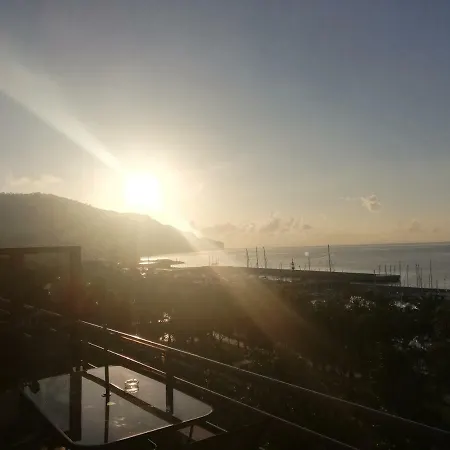 Marina Club *